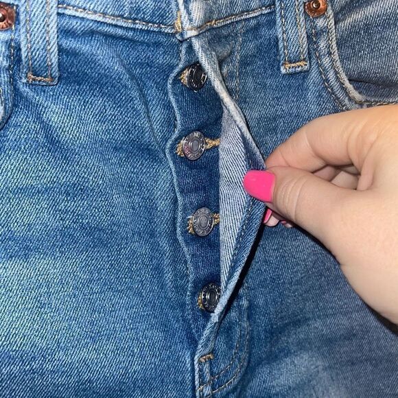 ✨Originals 90s High Rise Ankle Crop in Medium Destroyed 10 Sz. 26 RE/DONE✨ - Picture 10 of 11